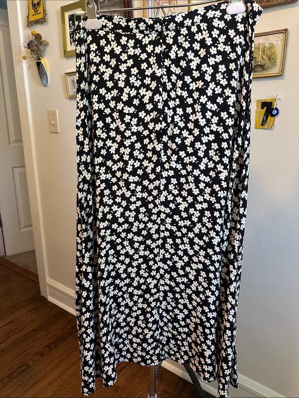 Women's Reformation Black Floral Midi Skirt - Daisy Print - Picture 3 of 3
